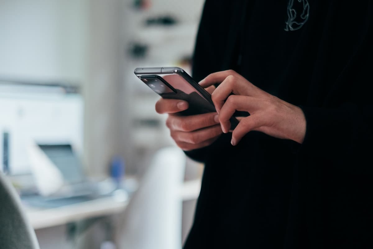 Water damage recovery for mobile devices Water damage recovery for mobile devices